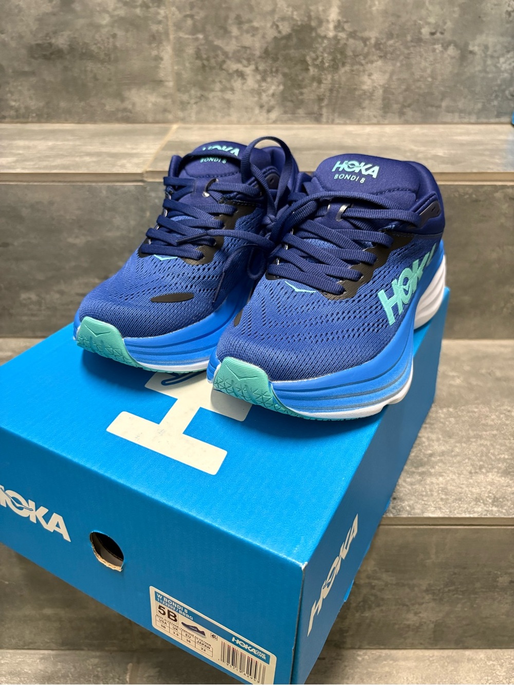 Hoka One One Women Shoes Bondi 8 BBBG-1123202 Size 5B Blue Gym Workout Training